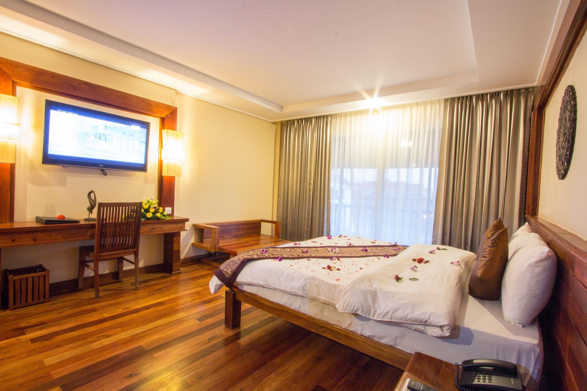Royal Empire Premium Hotel Сием Реап Екстериор снимка