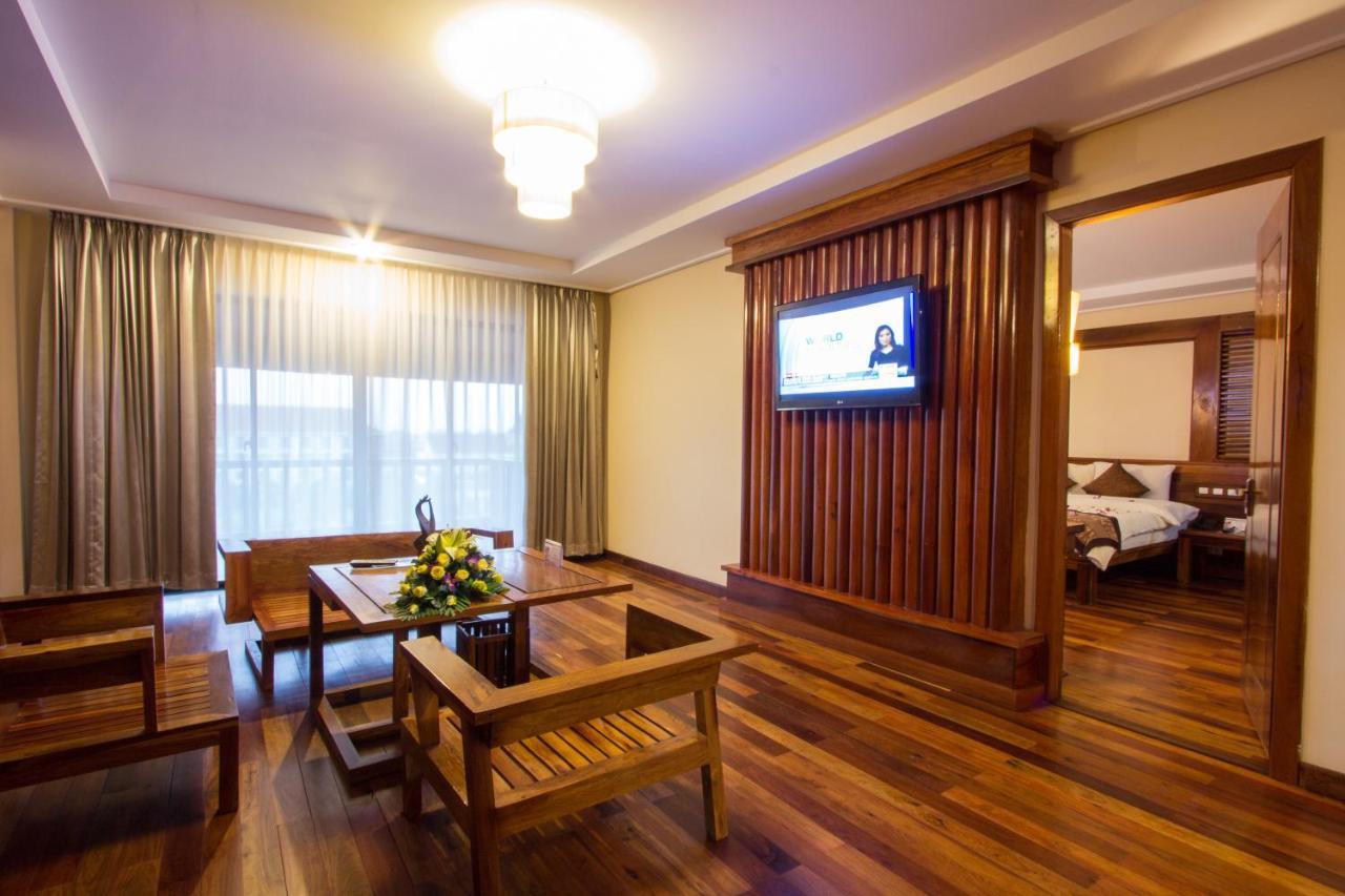 Royal Empire Premium Hotel Сием Реап Екстериор снимка