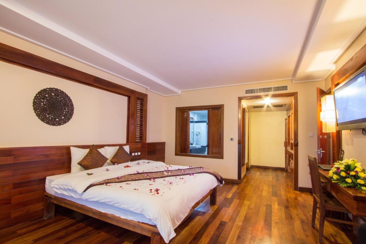 Royal Empire Premium Hotel Сием Реап Екстериор снимка