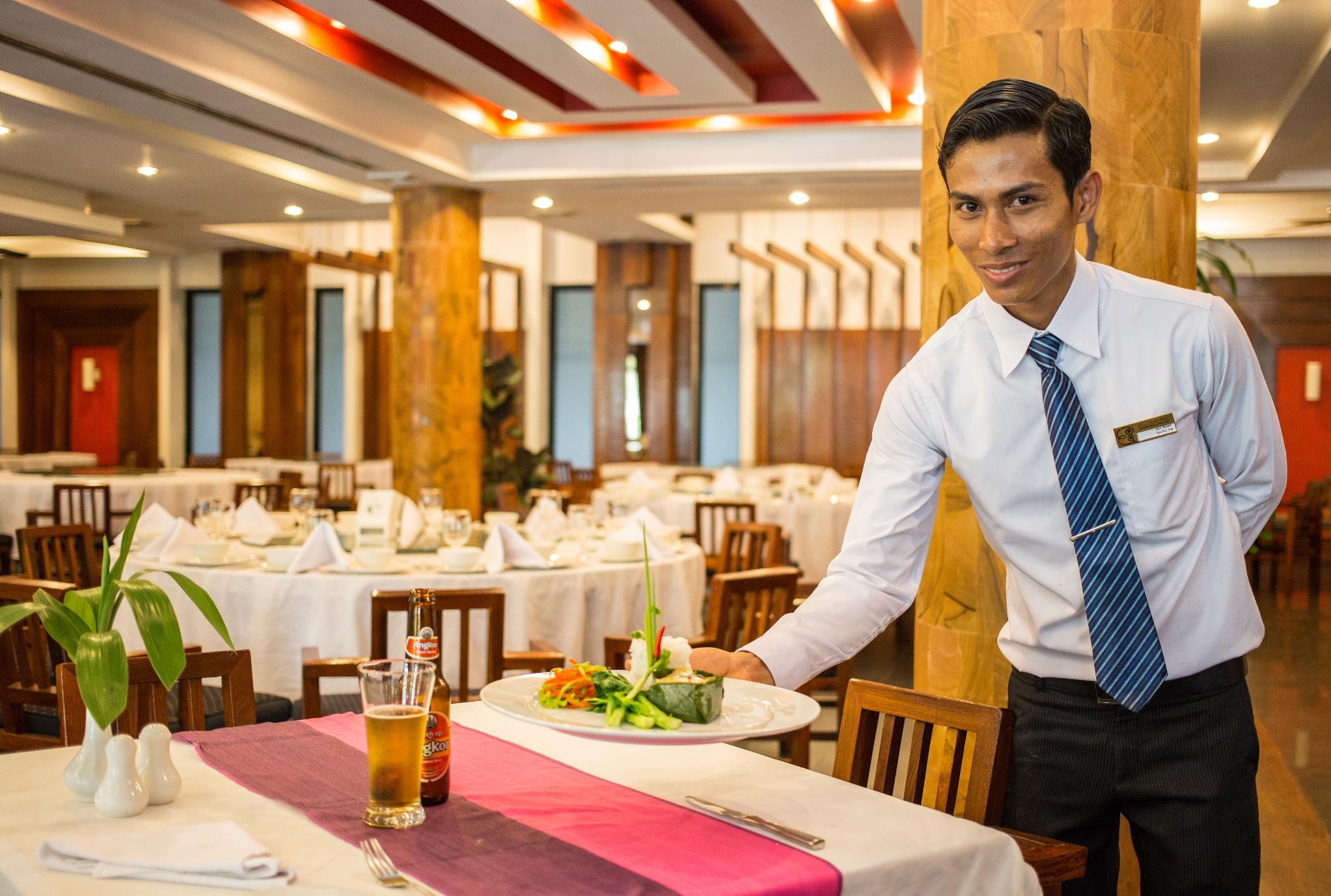 Royal Empire Premium Hotel Сием Реап Екстериор снимка
