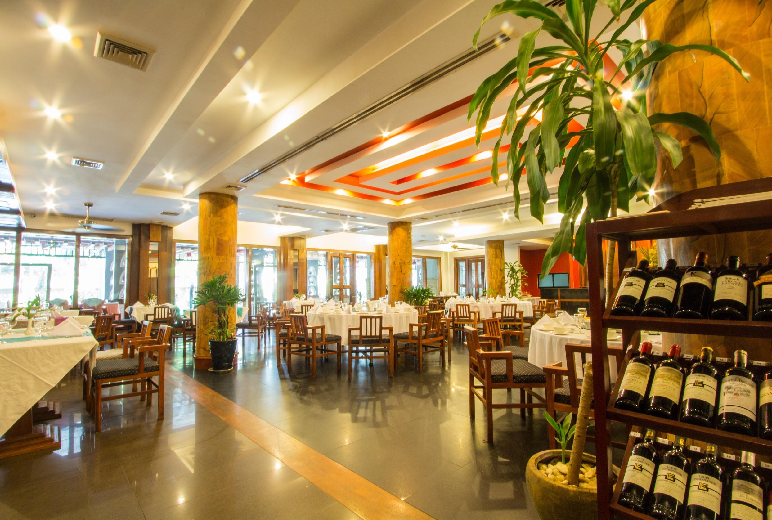 Royal Empire Premium Hotel Сием Реап Екстериор снимка