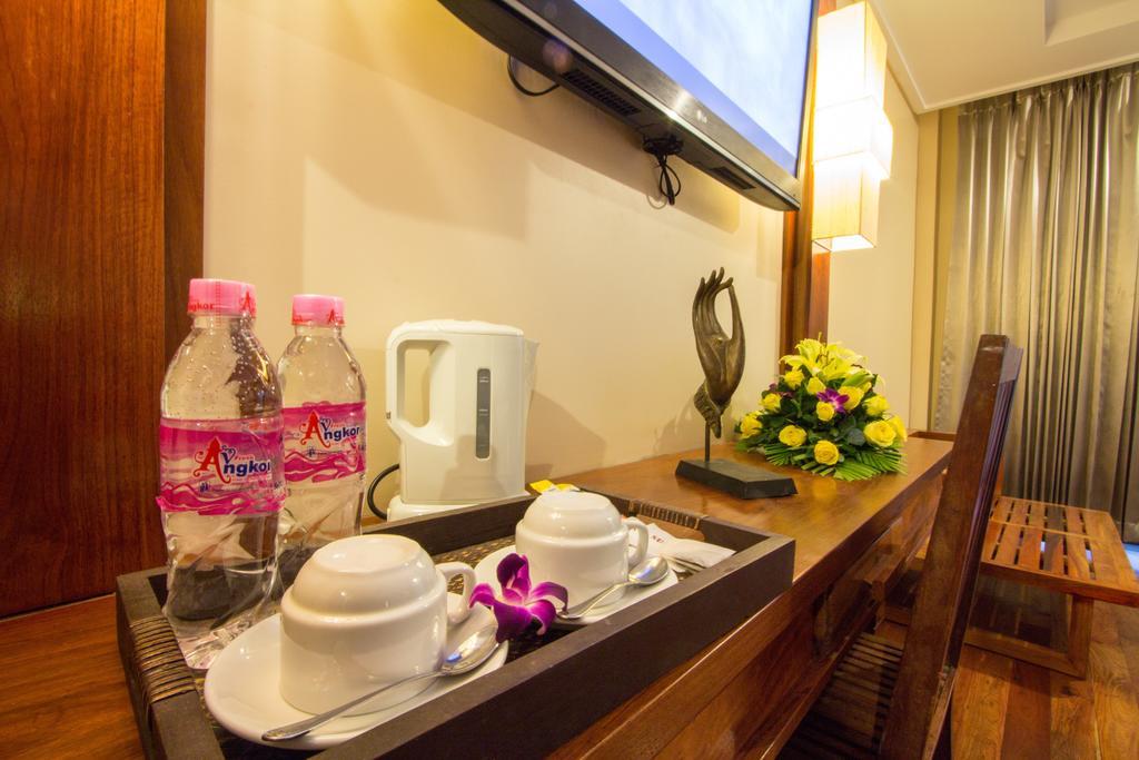 Royal Empire Premium Hotel Сием Реап Екстериор снимка