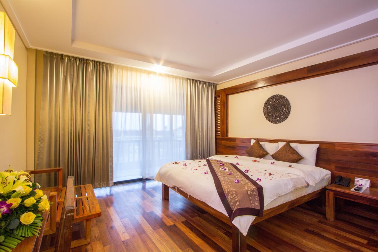 Royal Empire Premium Hotel Сием Реап Екстериор снимка